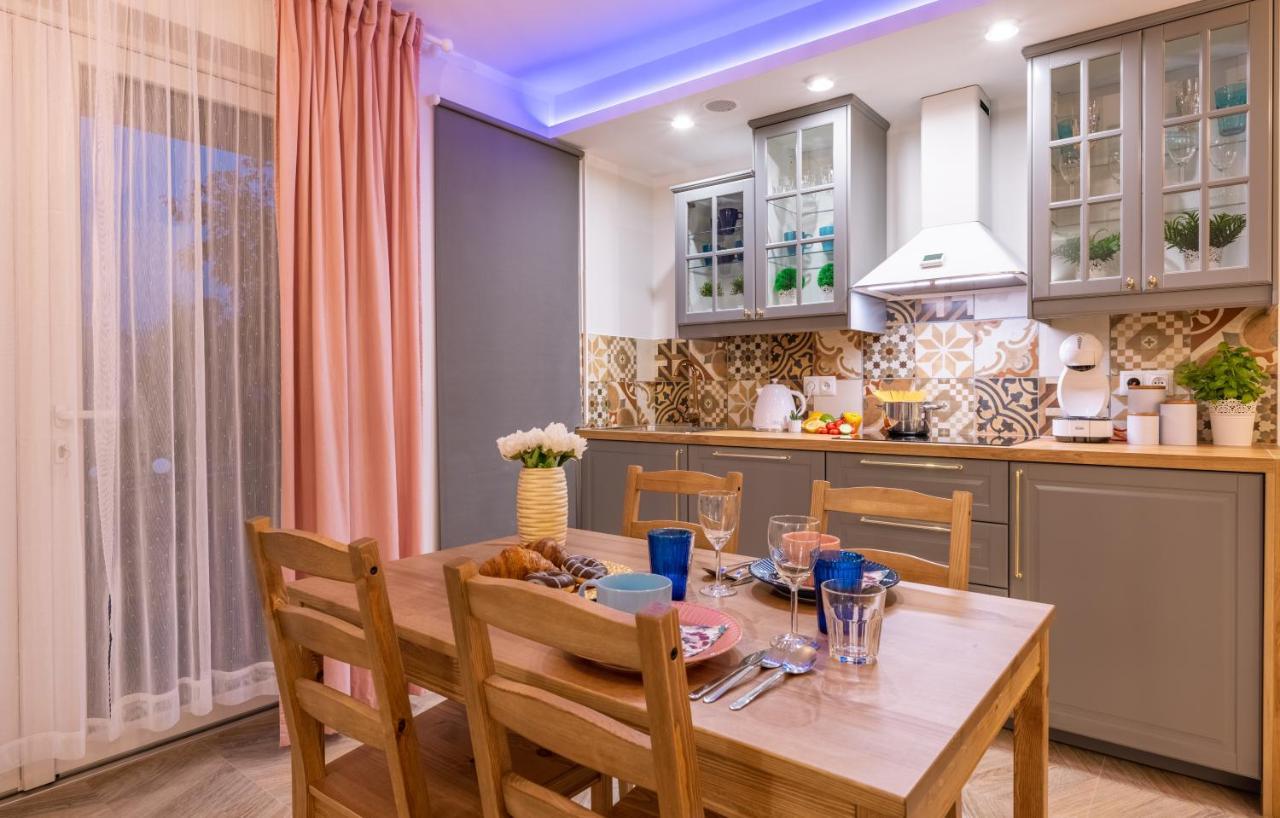 Villa Kasztelan Apartamenty Устрики-Долішні Екстер'єр фото