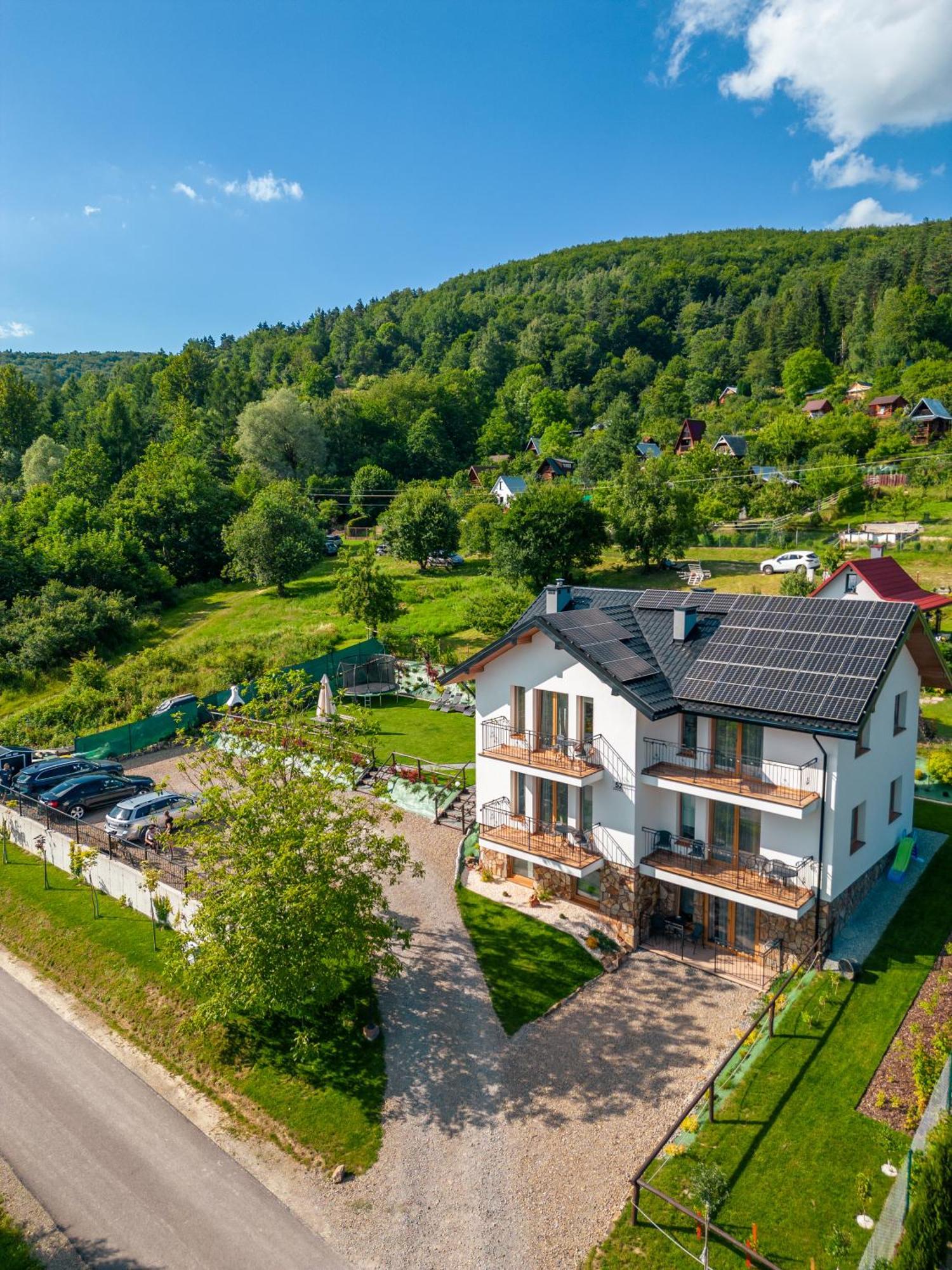 Villa Kasztelan Apartamenty Устрики-Долішні Екстер'єр фото